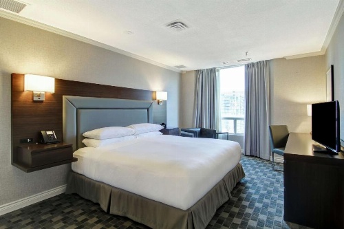 DoubleTree by Hilton Toronto Downtown image 19